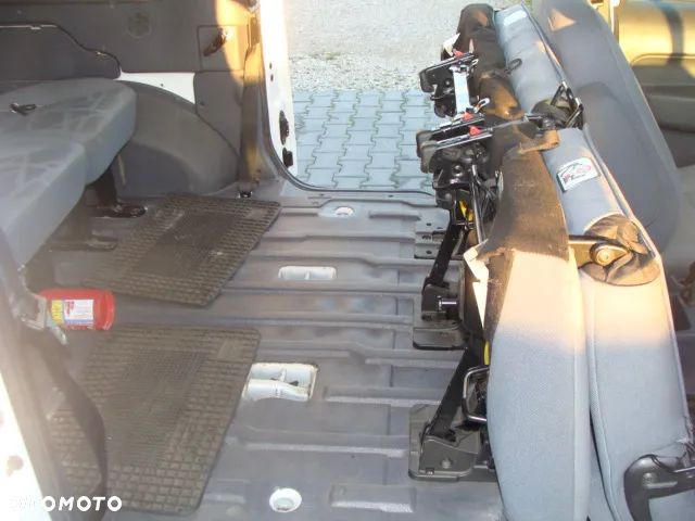 Ford Tourneo Connect - 12