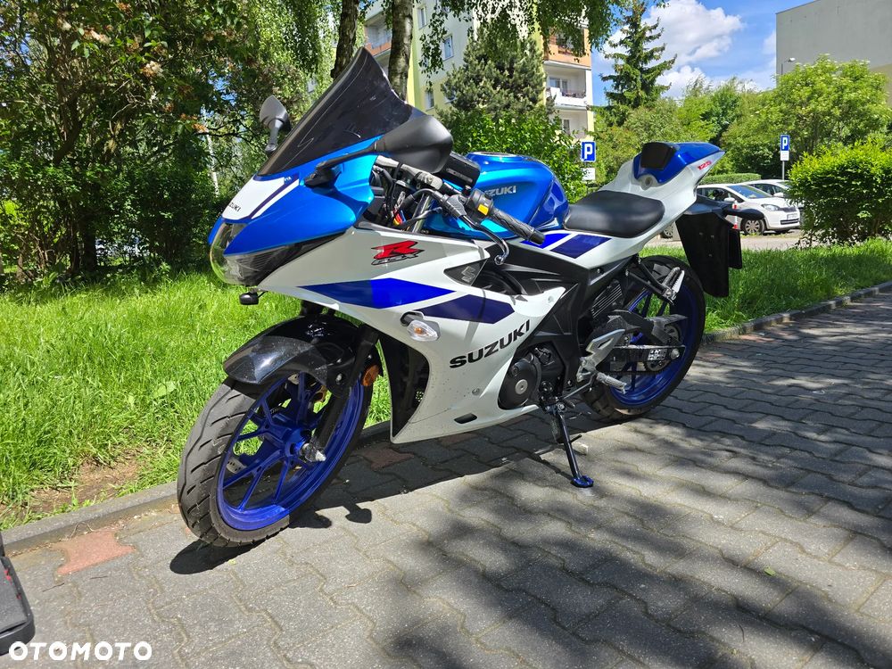 Suzuki GSX-R - 1