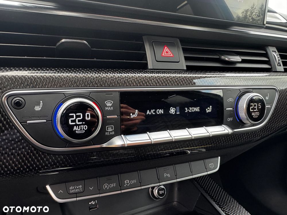 Audi A4 Avant 45 TDI quattro tiptronic S line - 35