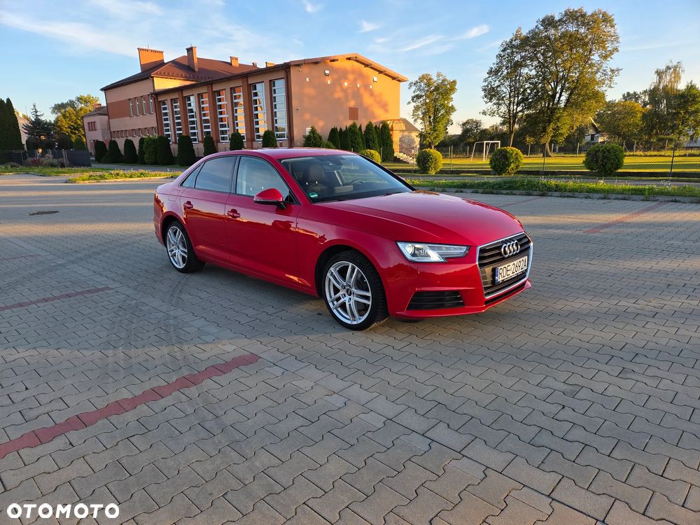 Audi A4 Limousine - 1