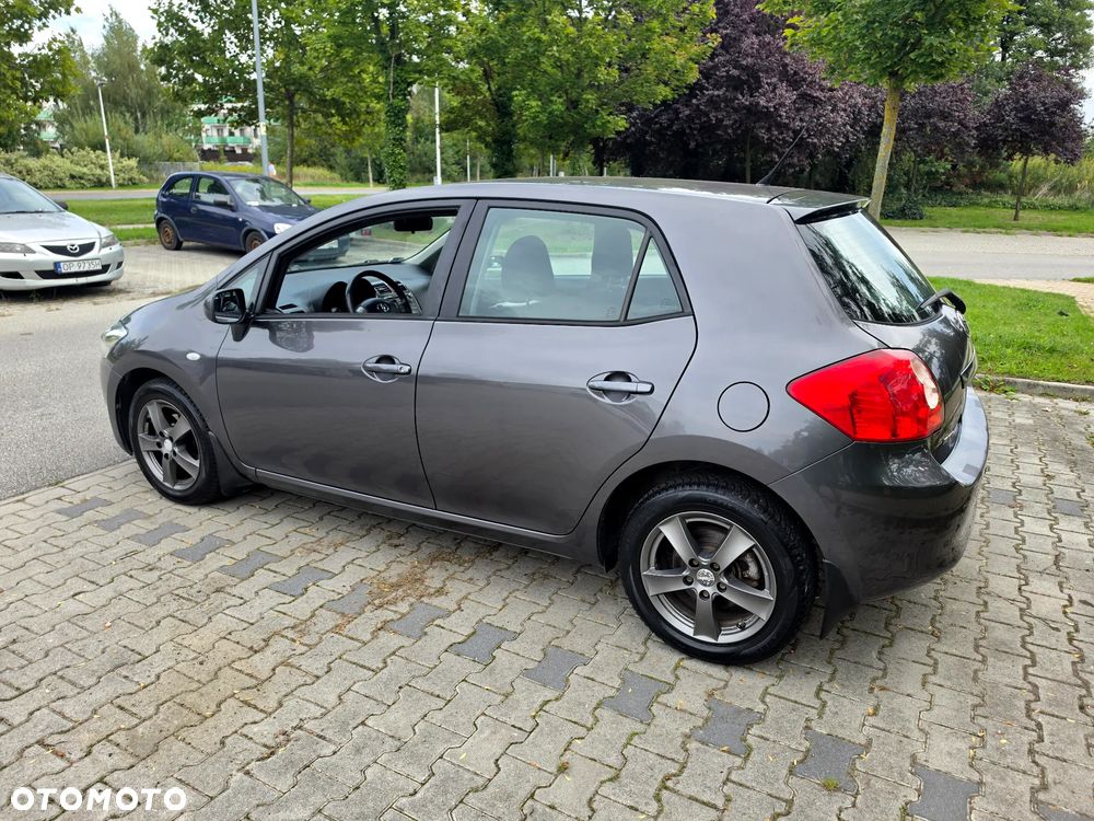 Toyota Auris 1.6 VVT-i Executive - 3