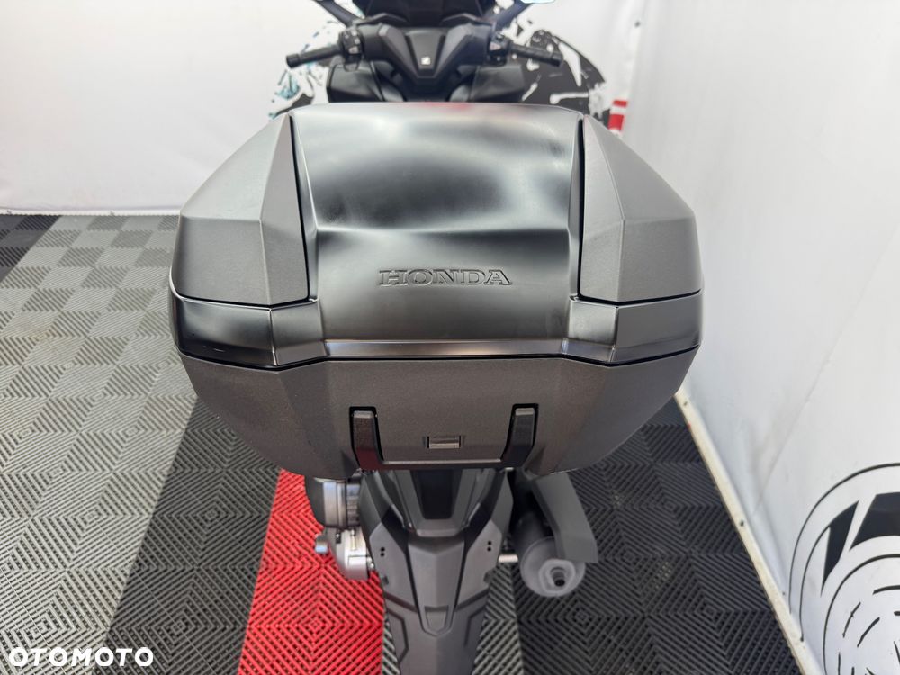 Honda NSS - 19