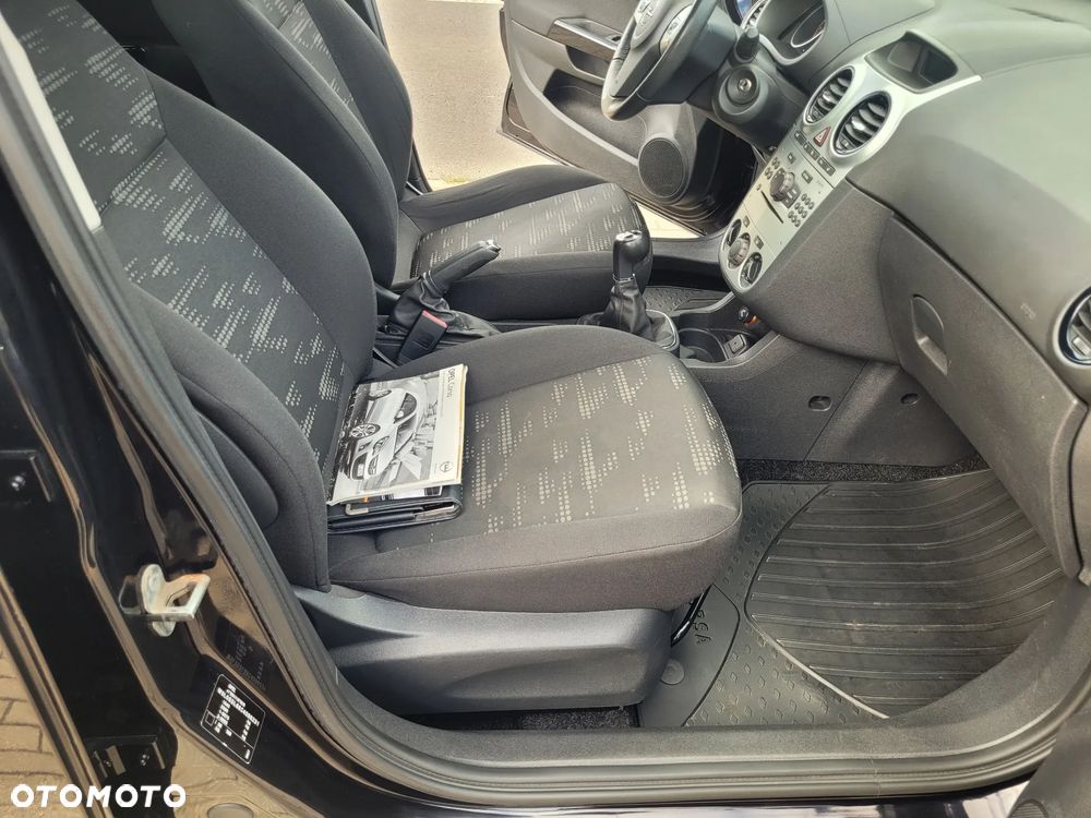 Opel Corsa 1.4 16V Satellite - 27