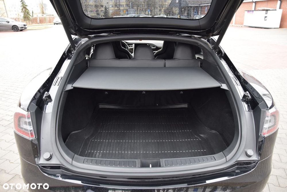 Tesla Model S - 19