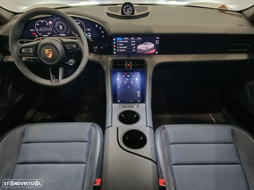 Porsche Taycan 4 - 15