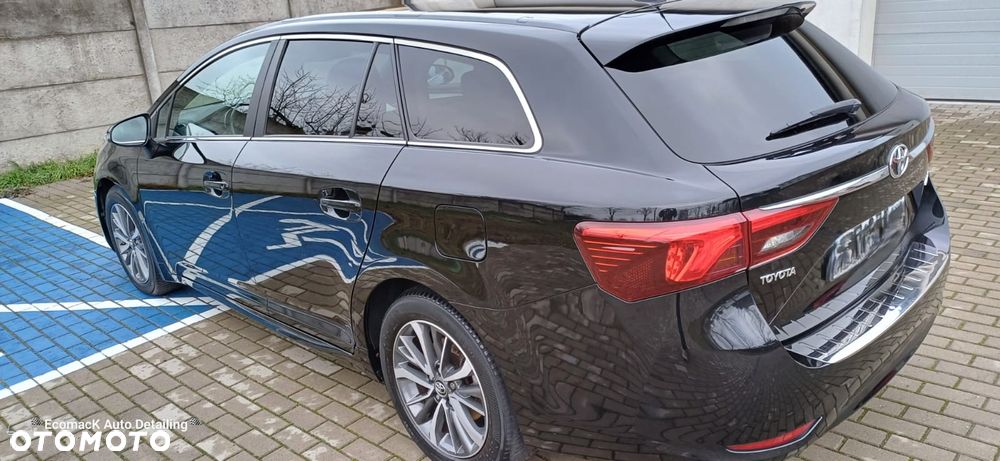Toyota Avensis 2.0 D-4D Premium - 26