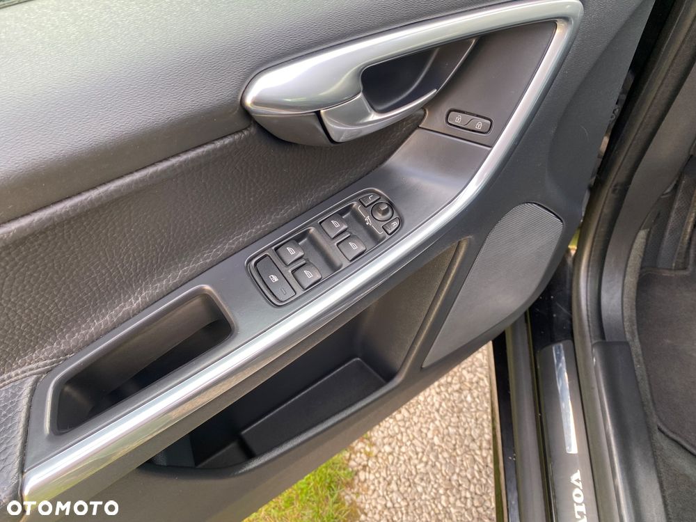 Volvo XC 60 D3 Momentum - 28