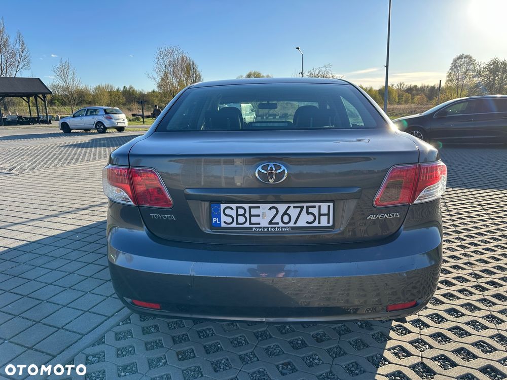 Toyota Avensis 1.8 Premium - 4