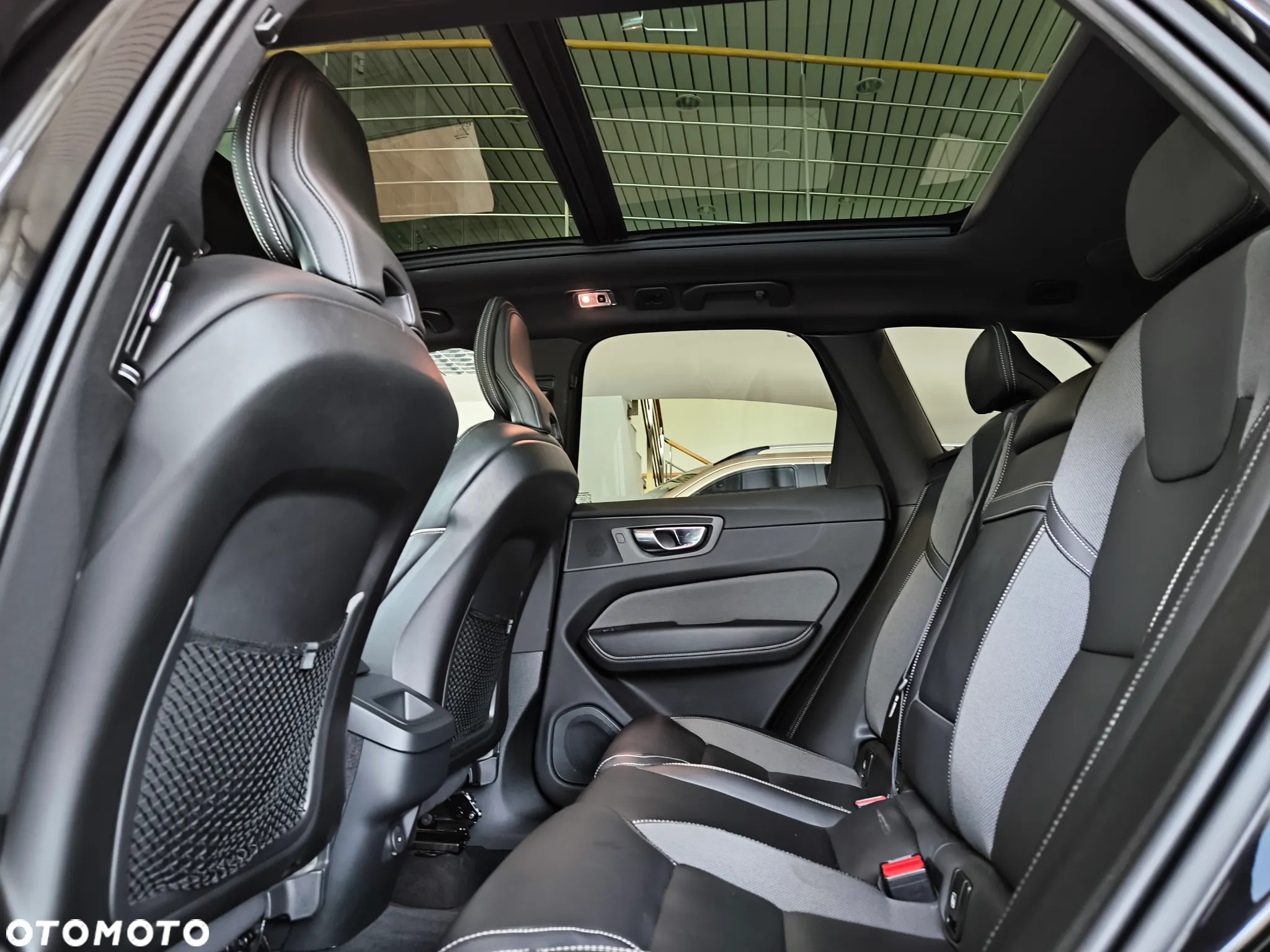 Volvo XC 60 D5 AWD R-Design - 19