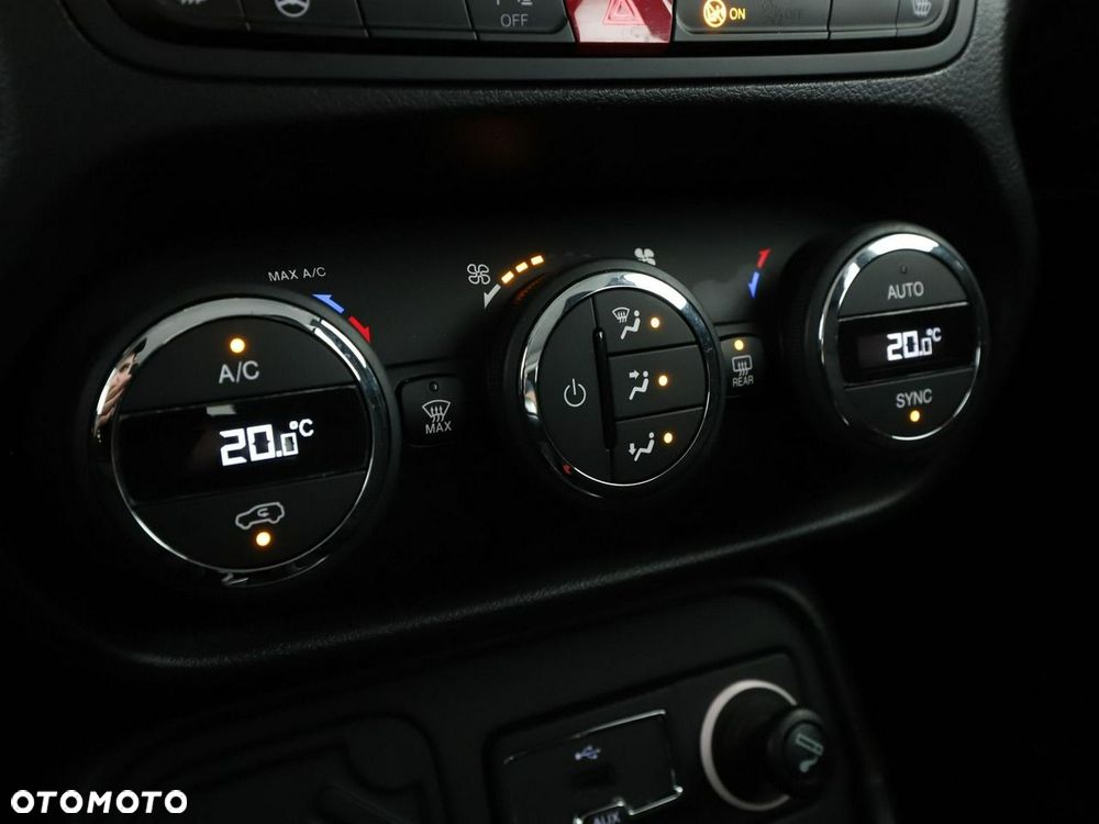 Jeep Renegade 1.6 MultiJet Longitude - 26