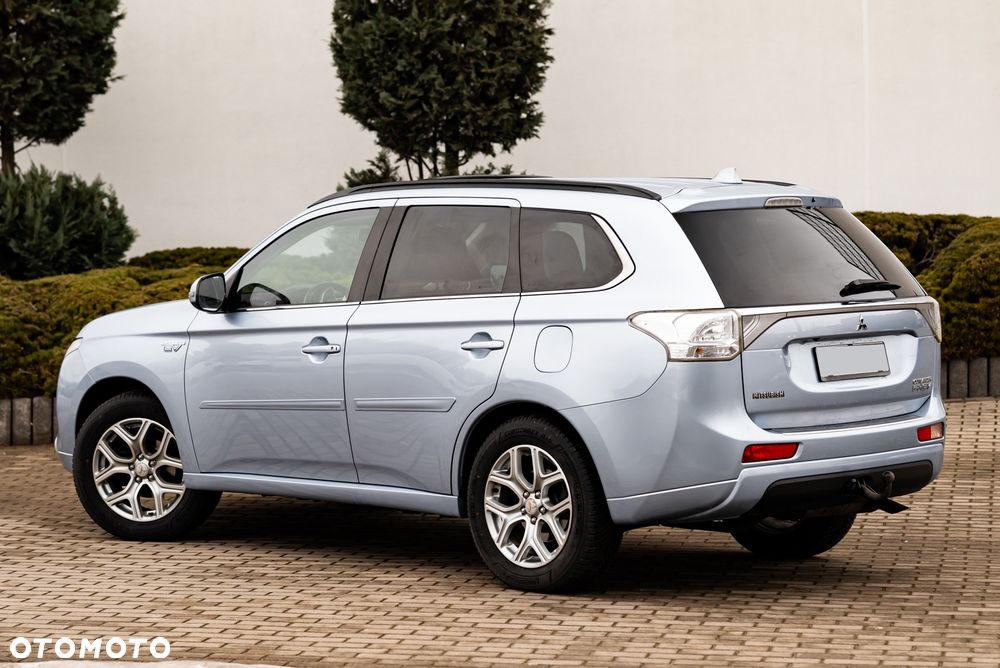 Mitsubishi Outlander 2.0 4WD Plus - 3