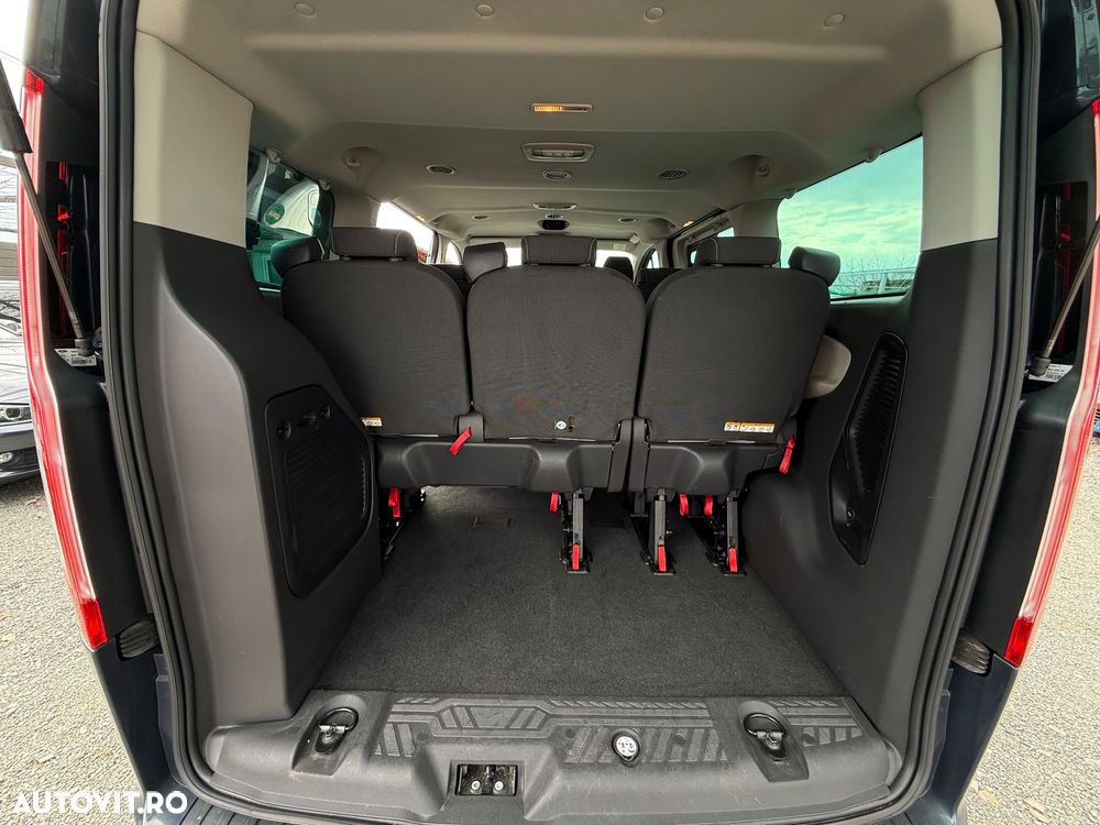 Ford Tourneo Custom - 22