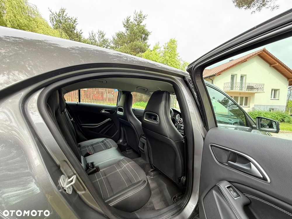 Mercedes-Benz Klasa A 180 (BlueEFFICIENCY) - 31