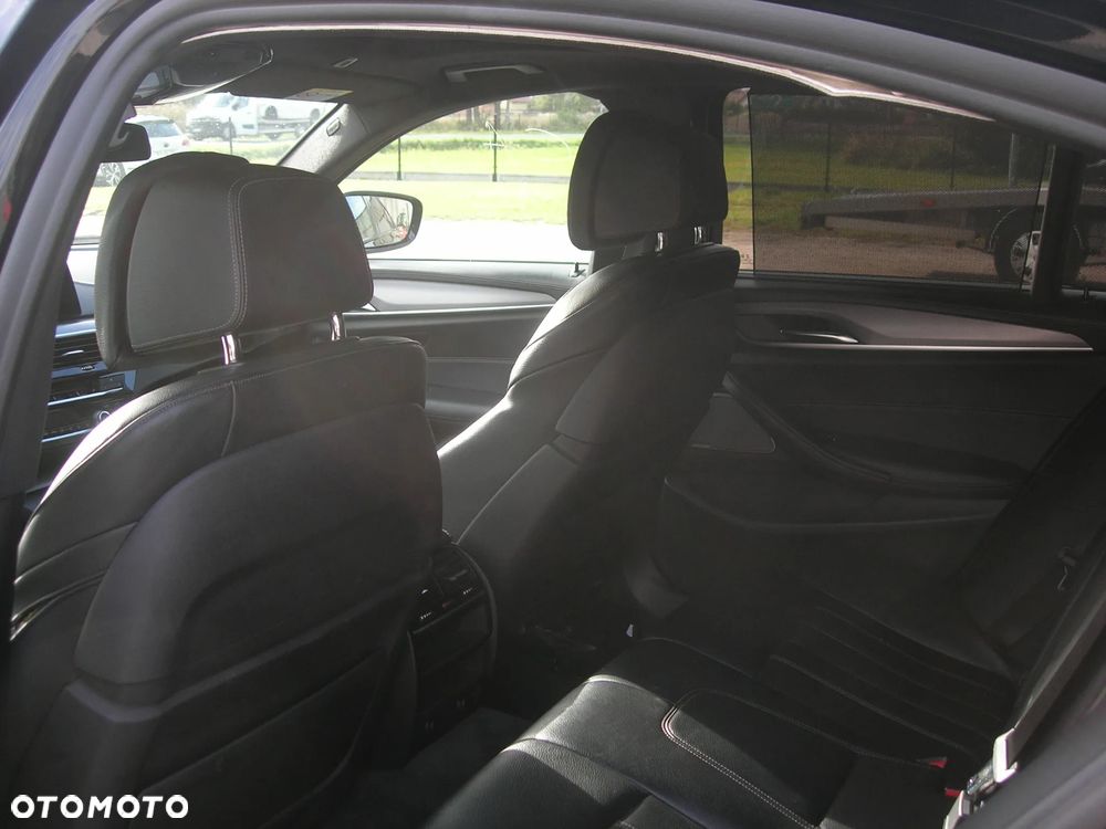 BMW Seria 5 530e iPerformance M Sport sport - 21