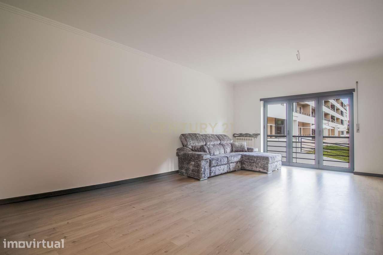 Apartamento T3 c/ 2 Varandas, Garagem Dupla e Terraço com Sala de Even - Grande imagem: 4/32