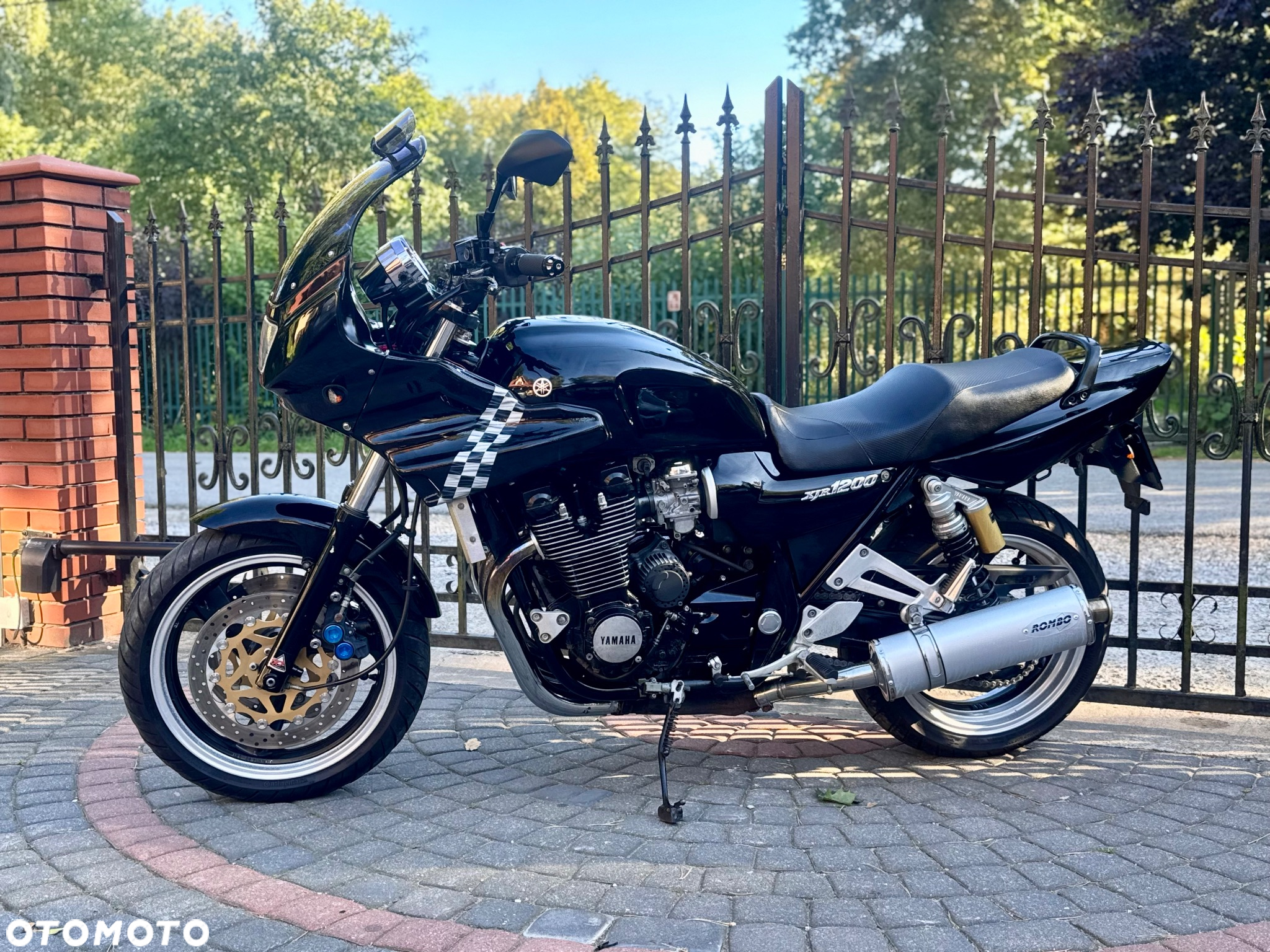 Yamaha XJR - 6