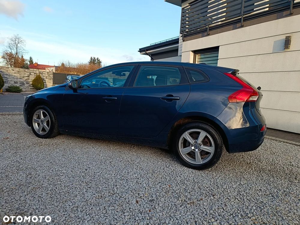 Volvo V40 D2 Momentum - 4
