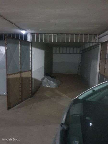Garagem fechada na rua dos peões - Grande imagem: 5/5
