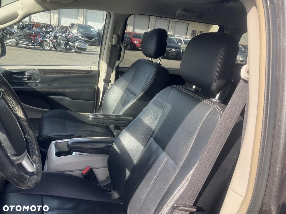 Chrysler Town & Country 3.6 Touring - 38