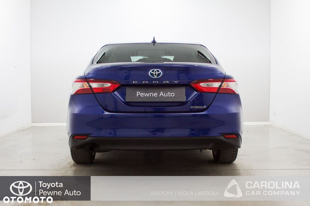 Toyota Camry - 19