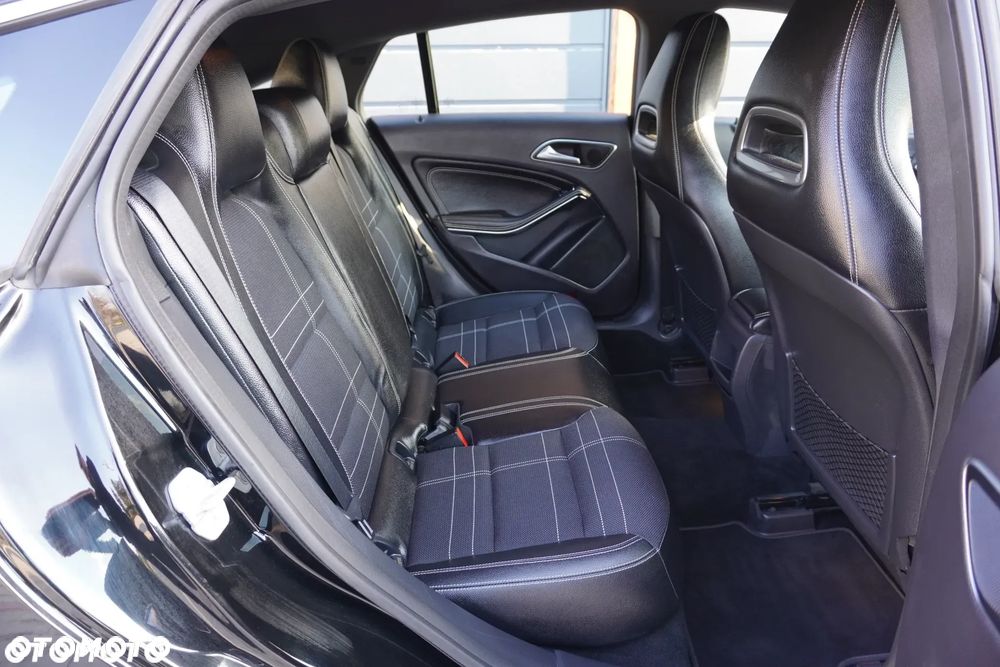 Mercedes-Benz CLA 200 Peak Edition - 11