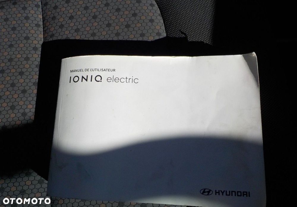 Hyundai IONIQ - 16