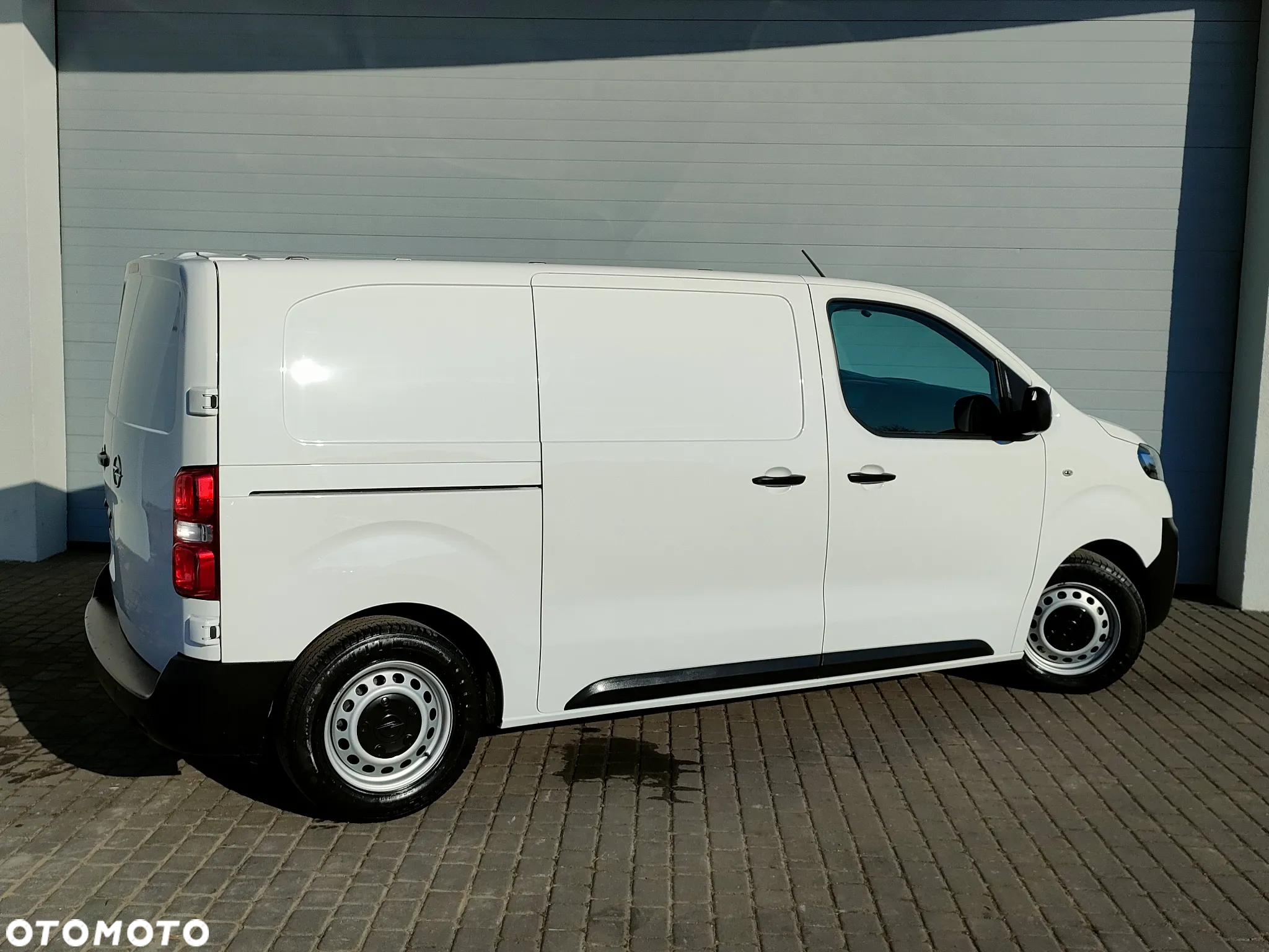 Opel Vivaro - 25