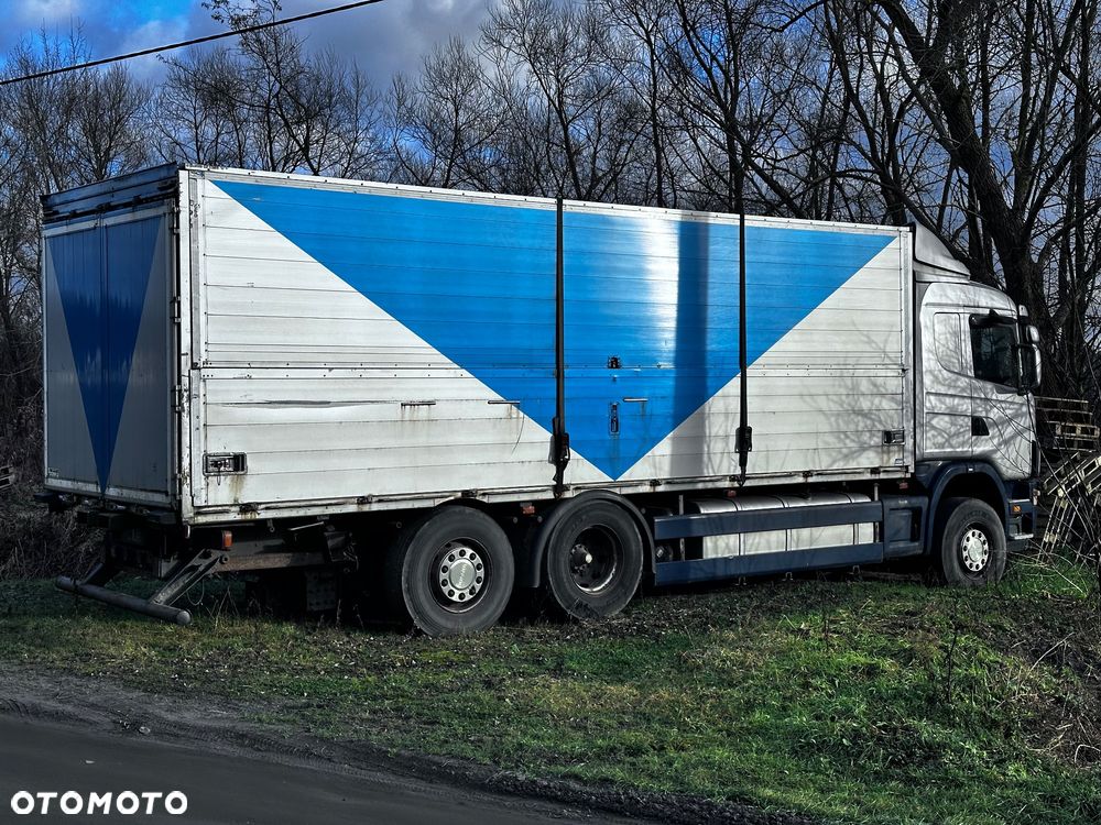 Scania R 124 6X2 - 3