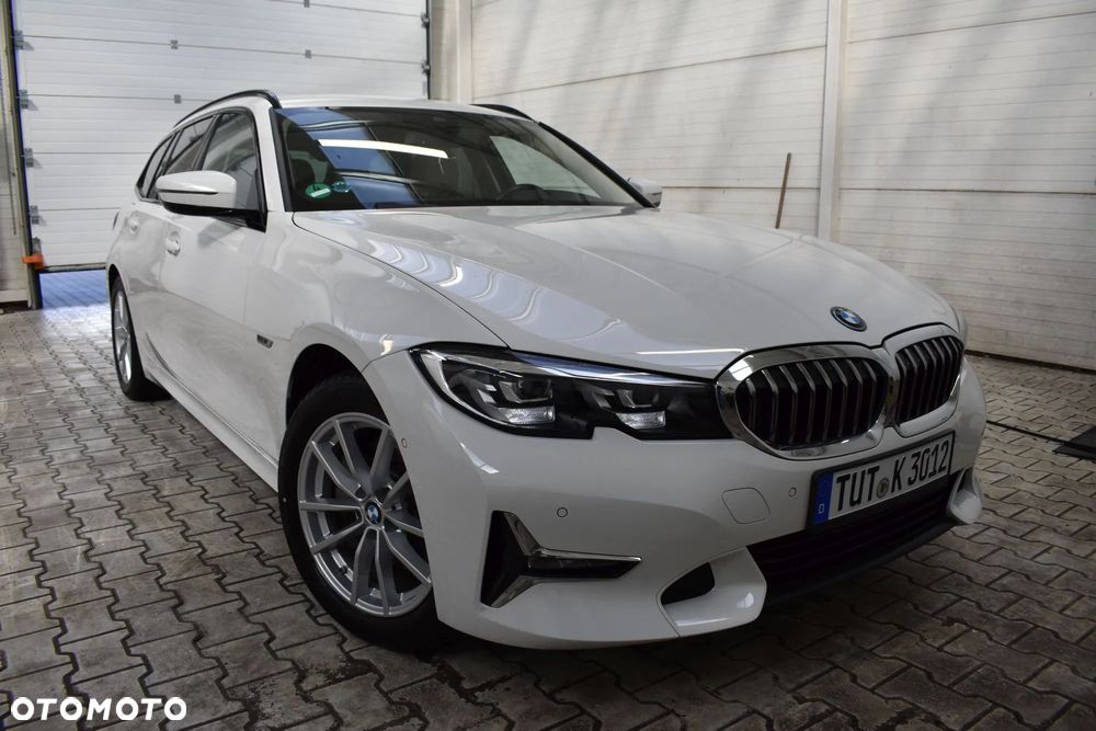 BMW Seria 3 320e Luxury Line - 3