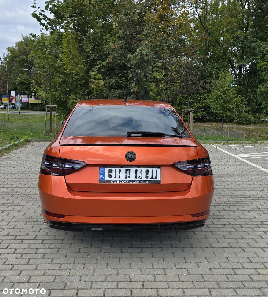 Skoda Superb 2.0 TDI 4x4 L&K DSG - 6