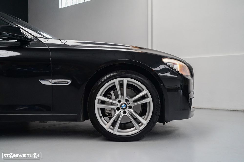 BMW 740 d Pack M - 11