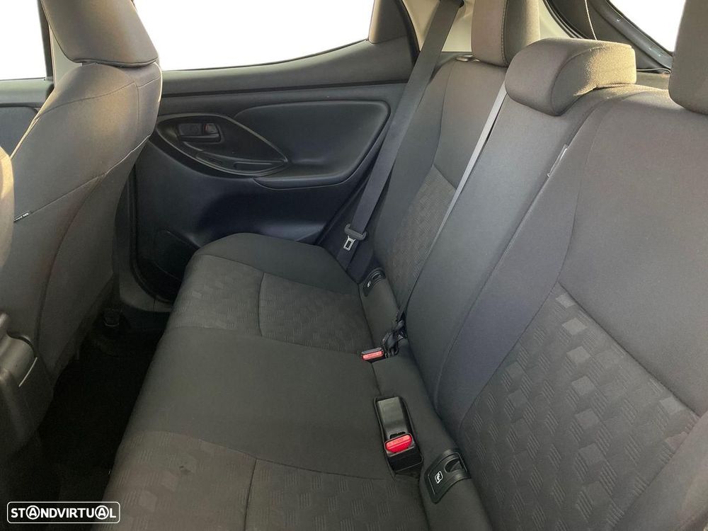 Toyota Yaris - 12