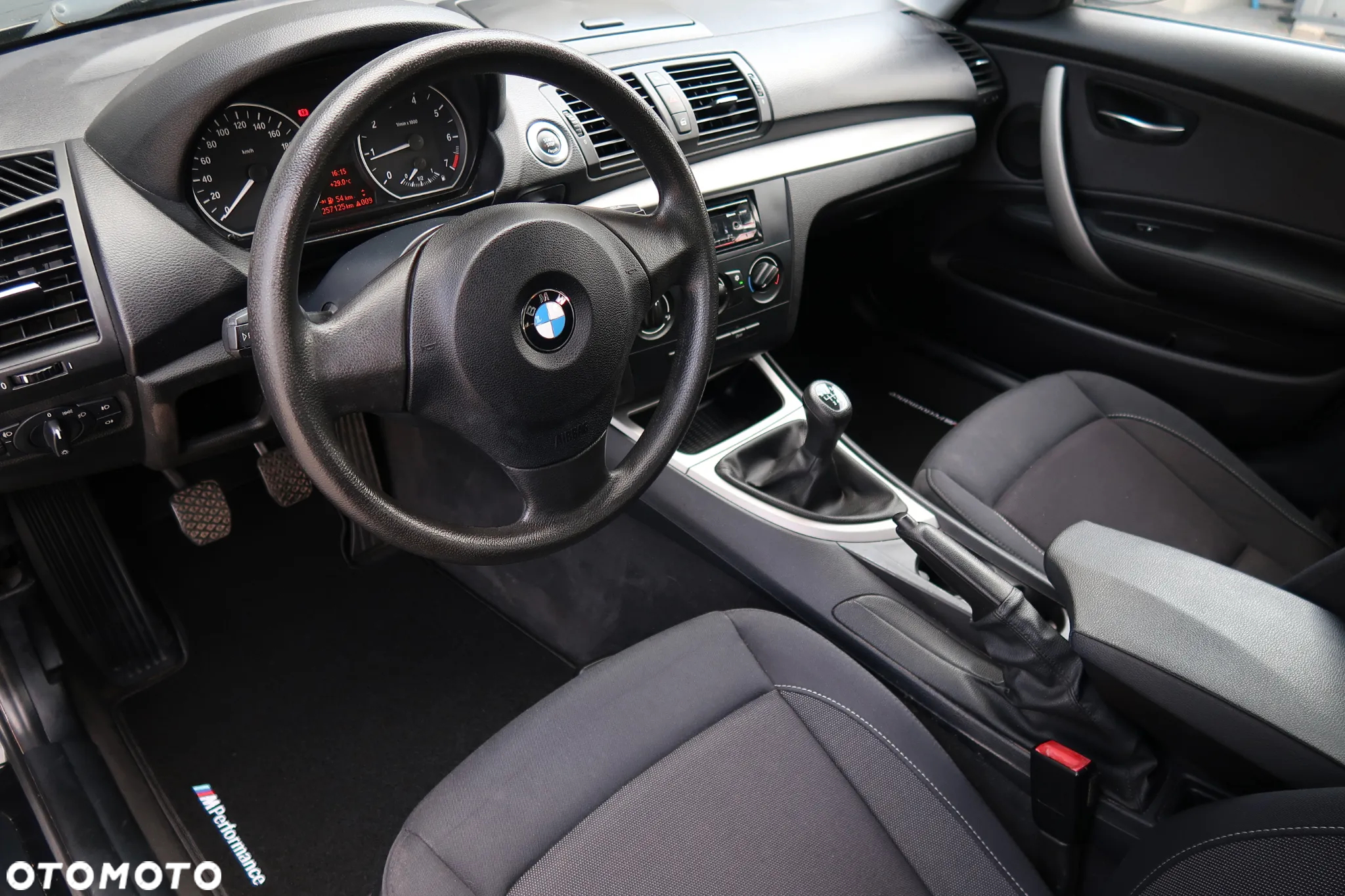 BMW Seria 1 116i - 17