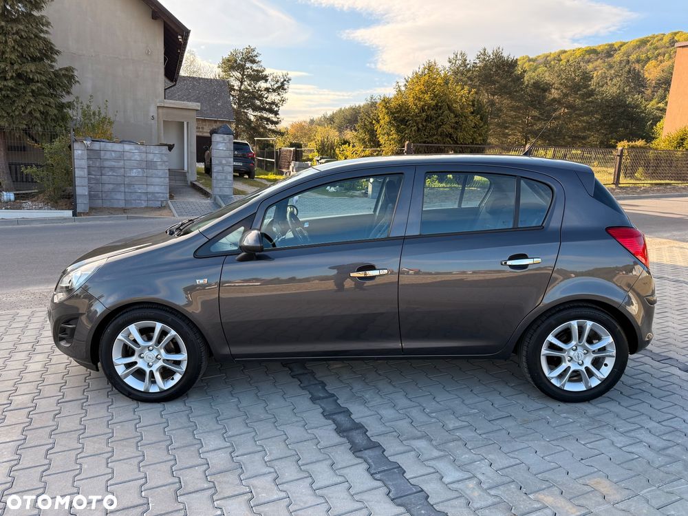 Opel Corsa 1.4 16V Cosmo - 6