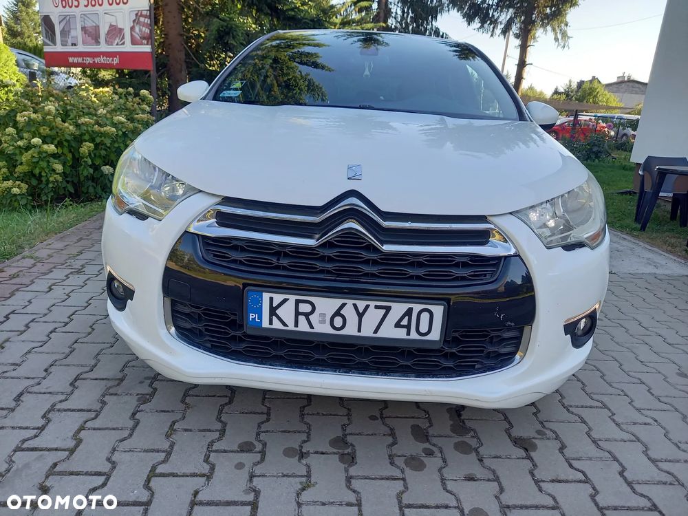 Citroën DS4 HDi 115 SoChic - 19