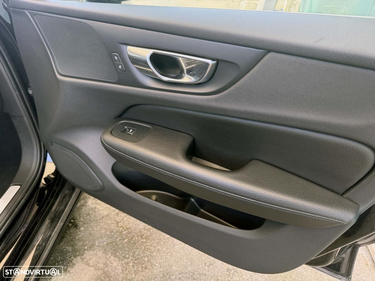 Volvo V60 2.0 T8 AWD TE Inscription - 26