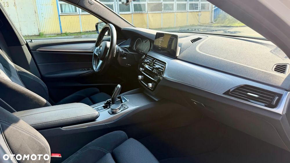 BMW Seria 5 520d xDrive M Sport sport - 15
