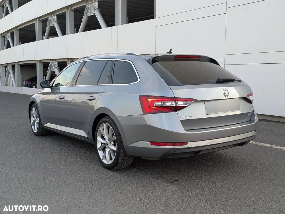 Skoda Superb 2.0 TDI DSG 4X4 Style - 8