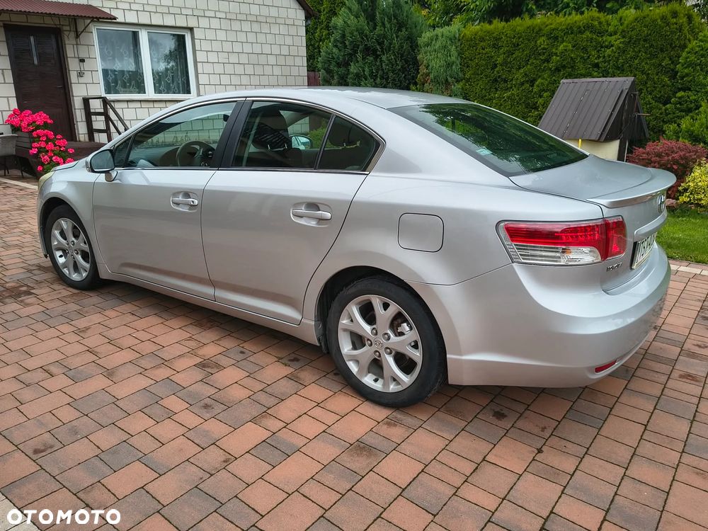 Toyota Avensis 2.0 D-4D - 5