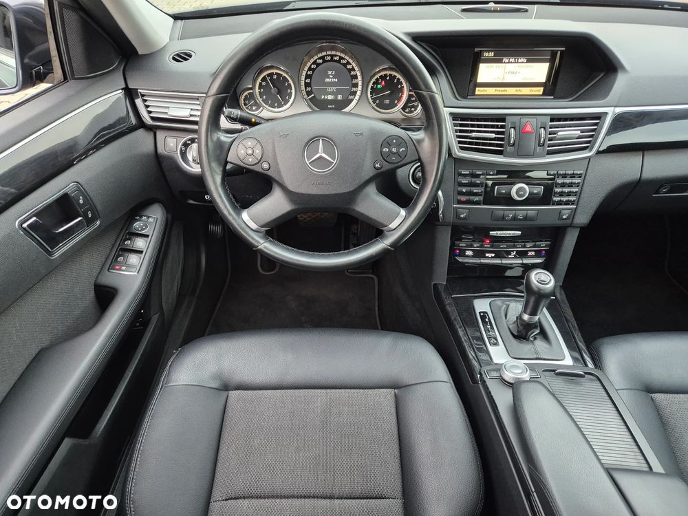 Mercedes-Benz Klasa E 200 CGI BlueEFFICIENCY Automatik Avantgarde - 34
