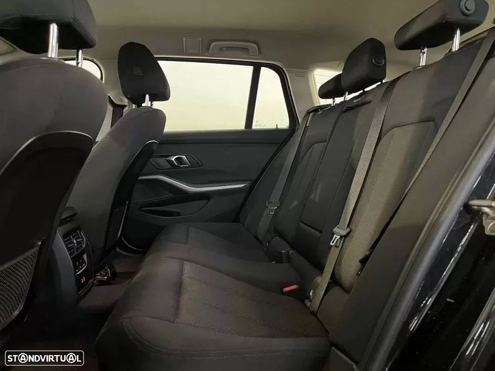 BMW 318 d Auto - 17