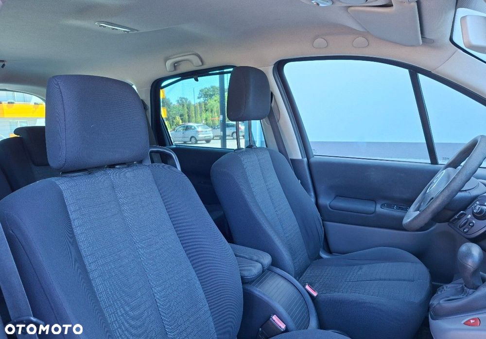 Renault Grand Scenic - 11