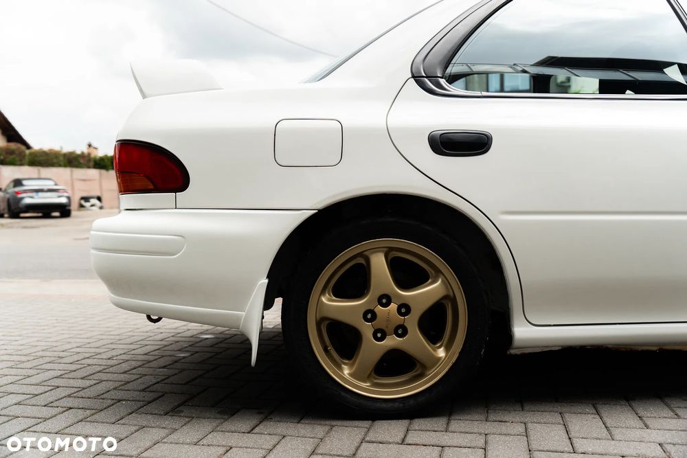 Subaru Impreza 2.0 GT - 17