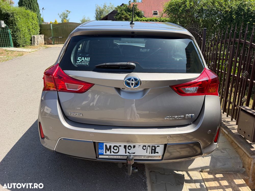 Toyota Auris 1.8 L VVT-i HSD Sol - 4