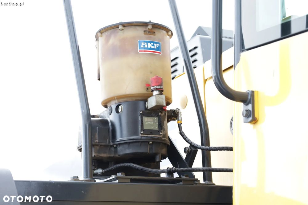 Komatsu WA380-8 - 36