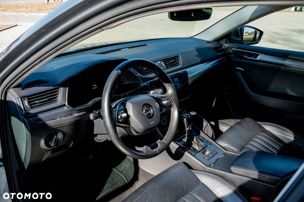Skoda Superb 2.0 TDI DSG Premium Edition - 37