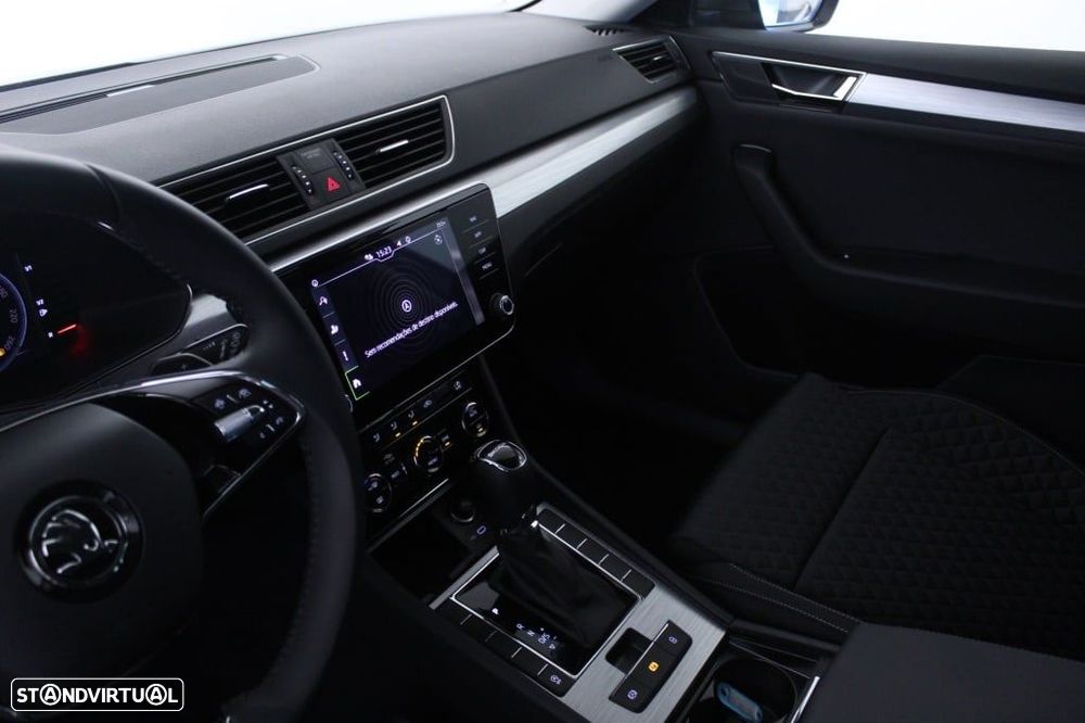 Skoda Superb Break 2.0 TDI Ambition DSG - 33