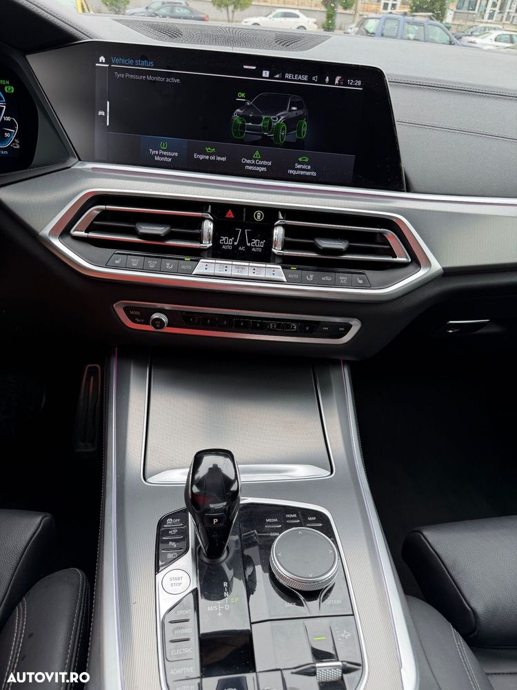 BMW X5 xDrive45e - 12