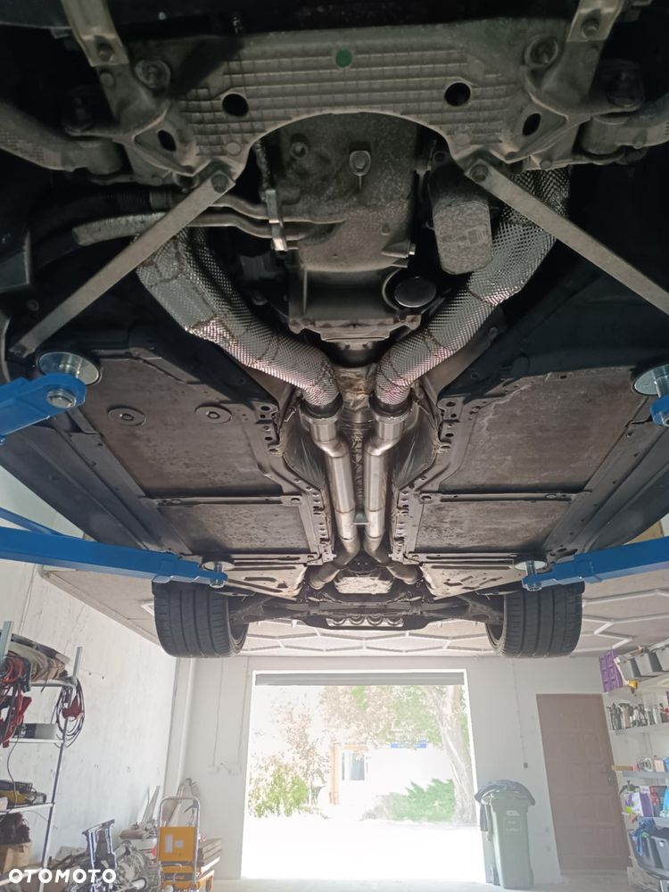 Chevrolet Corvette - 37