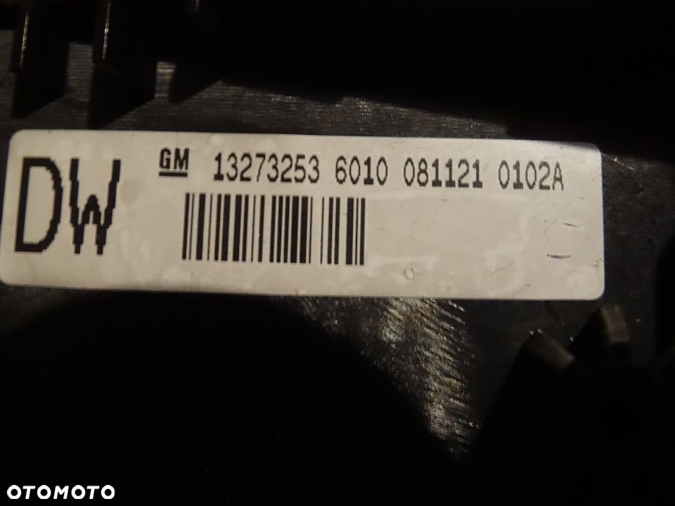 RAMKA PANEL RADIA CZARNY KONSOLA ŚRODKOWA DÓŁ OPEL INSIGNIA 13273253, DW - 3